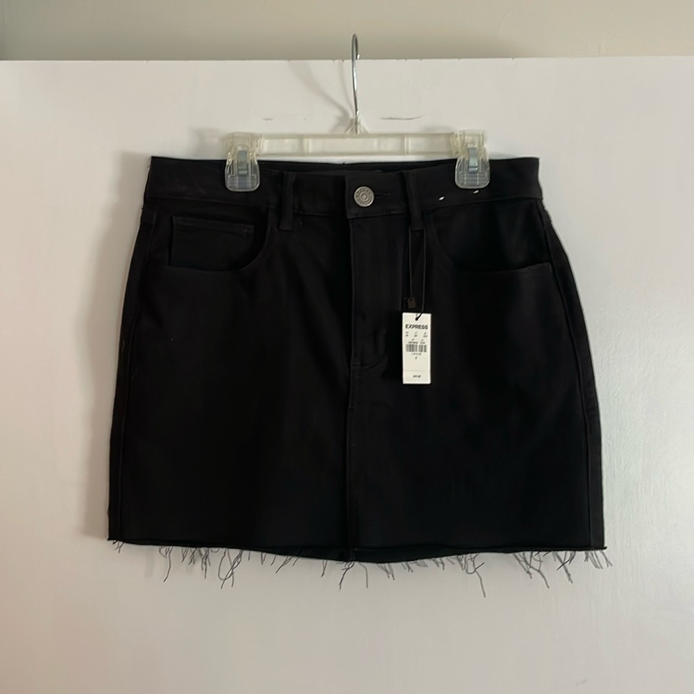 Express Denim Raw Hem Mid-Rise Mini Skirt in Black